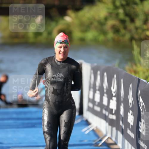 25.08.2024 - Elbe Triathlon Hamburg H.Heesch http://msf.ph/oto/6863342 25.08.2024 09:32:29 Schwimmen 507, 545 meine-sportfotos.de