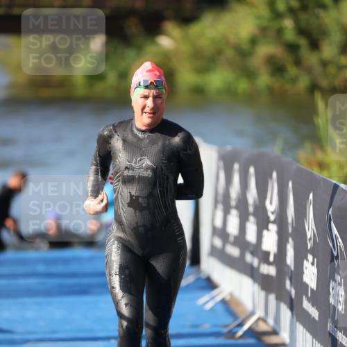 25.08.2024 - Elbe Triathlon Hamburg H.Heesch http://msf.ph/oto/6863344 25.08.2024 09:32:30 Schwimmen 507, 545 meine-sportfotos.de