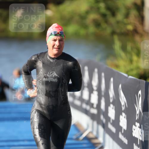 25.08.2024 - Elbe Triathlon Hamburg H.Heesch http://msf.ph/oto/6863348 25.08.2024 09:32:30 Schwimmen 507, 545 meine-sportfotos.de