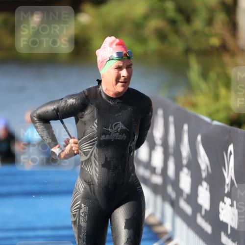 25.08.2024 - Elbe Triathlon Hamburg H.Heesch http://msf.ph/oto/6863362 25.08.2024 09:32:31 Schwimmen 507, 545 meine-sportfotos.de