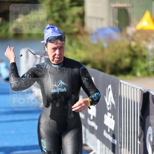 25.08.2024 - Elbe Triathlon Hamburg H.Heesch http://msf.ph/oto/6863398 25.08.2024 09:32:45 Schwimmen 530, 545, 551 meine-sportfotos.de