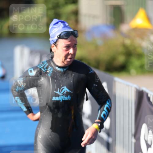 25.08.2024 - Elbe Triathlon Hamburg H.Heesch http://msf.ph/oto/6863410 25.08.2024 09:32:45 Schwimmen 530, 545, 551 meine-sportfotos.de