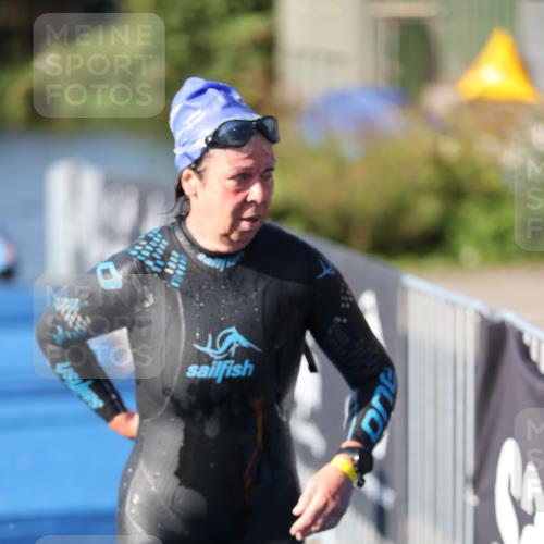 25.08.2024 - Elbe Triathlon Hamburg H.Heesch http://msf.ph/oto/6863412 25.08.2024 09:32:45 Schwimmen 530, 545, 551 meine-sportfotos.de