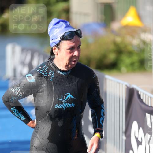 25.08.2024 - Elbe Triathlon Hamburg H.Heesch http://msf.ph/oto/6863419 25.08.2024 09:32:46 Schwimmen 530, 545, 551 meine-sportfotos.de