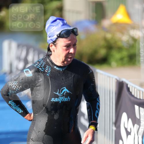 25.08.2024 - Elbe Triathlon Hamburg H.Heesch http://msf.ph/oto/6863420 25.08.2024 09:32:46 Schwimmen 530, 545, 551 meine-sportfotos.de