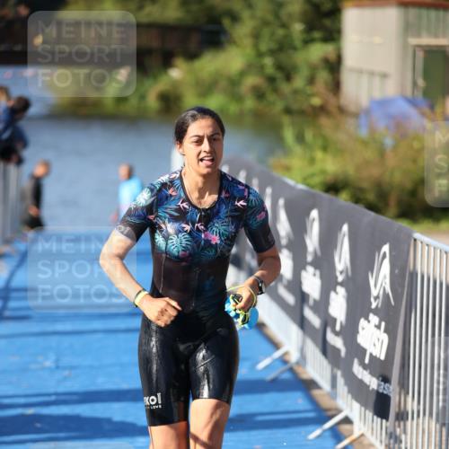 25.08.2024 - Elbe Triathlon Hamburg H.Heesch http://msf.ph/oto/6863495 25.08.2024 09:33:08 Schwimmen 485, 530, 551 meine-sportfotos.de