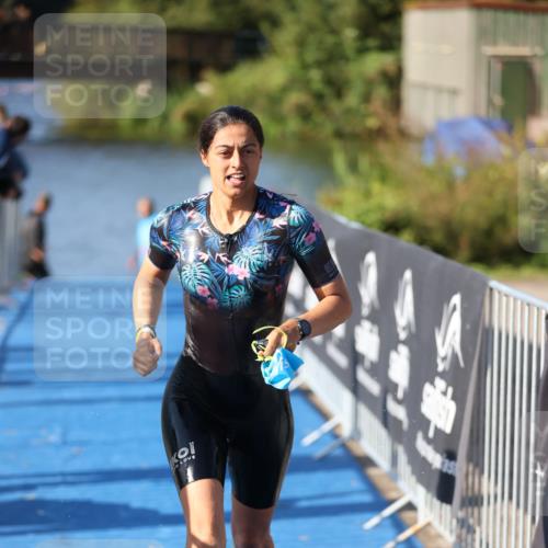 25.08.2024 - Elbe Triathlon Hamburg H.Heesch http://msf.ph/oto/6863500 25.08.2024 09:33:08 Schwimmen 485, 530, 551 meine-sportfotos.de