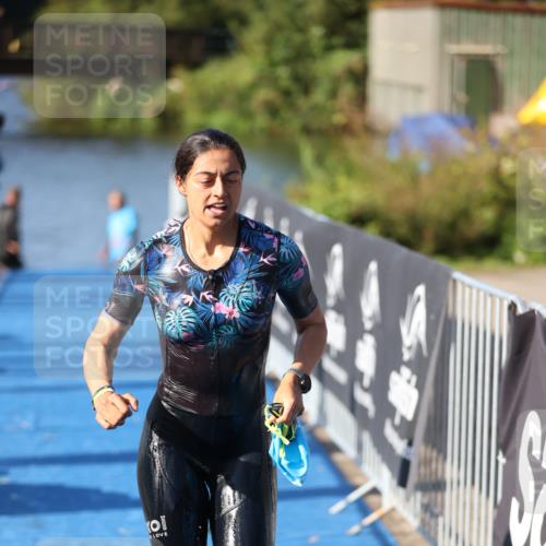 25.08.2024 - Elbe Triathlon Hamburg H.Heesch http://msf.ph/oto/6863509 25.08.2024 09:33:08 Schwimmen 485, 530, 551 meine-sportfotos.de