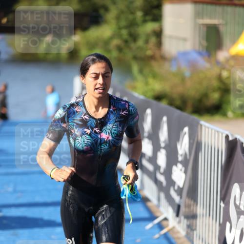 25.08.2024 - Elbe Triathlon Hamburg H.Heesch http://msf.ph/oto/6863511 25.08.2024 09:33:08 Schwimmen 485, 530, 551 meine-sportfotos.de