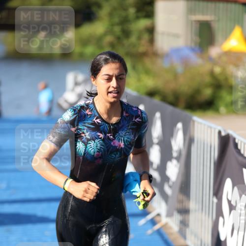 25.08.2024 - Elbe Triathlon Hamburg H.Heesch http://msf.ph/oto/6863518 25.08.2024 09:33:08 Schwimmen 485, 530, 551 meine-sportfotos.de
