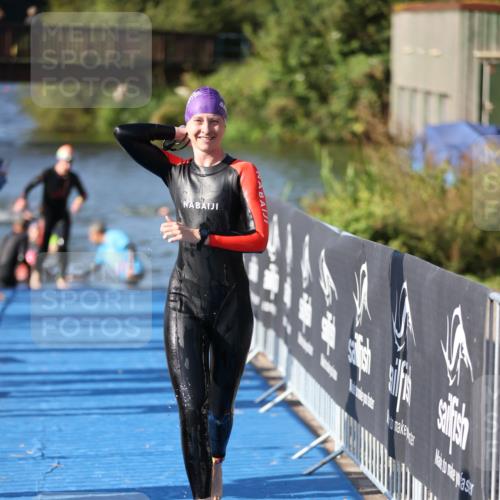 25.08.2024 - Elbe Triathlon Hamburg H.Heesch http://msf.ph/oto/6863529 25.08.2024 09:34:01 Schwimmen 462, 476, 494, 550 meine-sportfotos.de