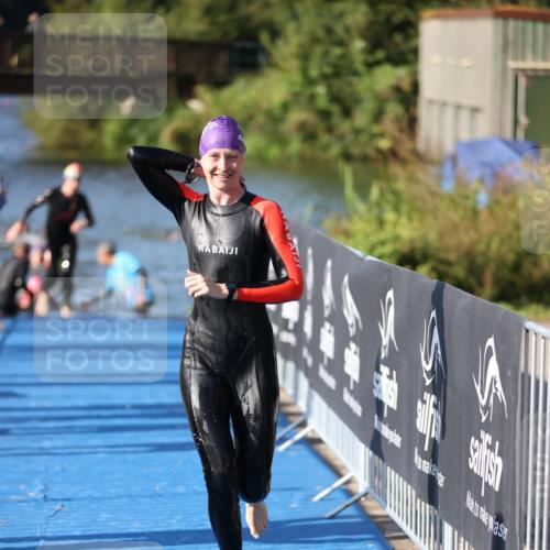 25.08.2024 - Elbe Triathlon Hamburg H.Heesch http://msf.ph/oto/6863534 25.08.2024 09:34:01 Schwimmen 462, 476, 494, 550 meine-sportfotos.de