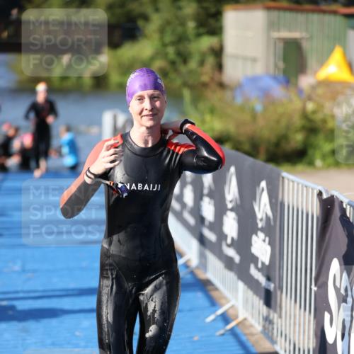 25.08.2024 - Elbe Triathlon Hamburg H.Heesch http://msf.ph/oto/6863538 25.08.2024 09:34:02 Schwimmen 462, 476, 494, 539, 550 meine-sportfotos.de