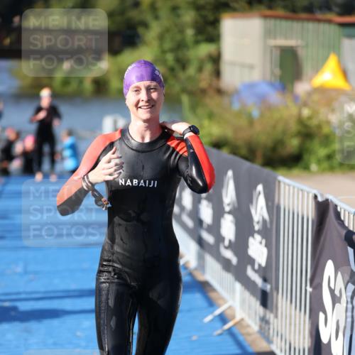 25.08.2024 - Elbe Triathlon Hamburg H.Heesch http://msf.ph/oto/6863542 25.08.2024 09:34:02 Schwimmen 462, 476, 494, 539, 550 meine-sportfotos.de