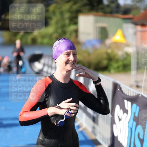 25.08.2024 - Elbe Triathlon Hamburg H.Heesch http://msf.ph/oto/6863551 25.08.2024 09:34:02 Schwimmen 462, 476, 494, 539, 550 meine-sportfotos.de