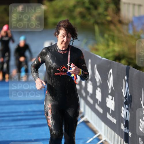 25.08.2024 - Elbe Triathlon Hamburg H.Heesch http://msf.ph/oto/6863570 25.08.2024 09:34:08 Schwimmen 462, 476, 483, 494, 495, 539, 550 meine-sportfotos.de