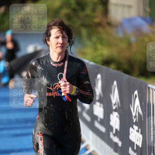 25.08.2024 - Elbe Triathlon Hamburg H.Heesch http://msf.ph/oto/6863580 25.08.2024 09:34:08 Schwimmen 462, 476, 483, 494, 495, 539, 550 meine-sportfotos.de