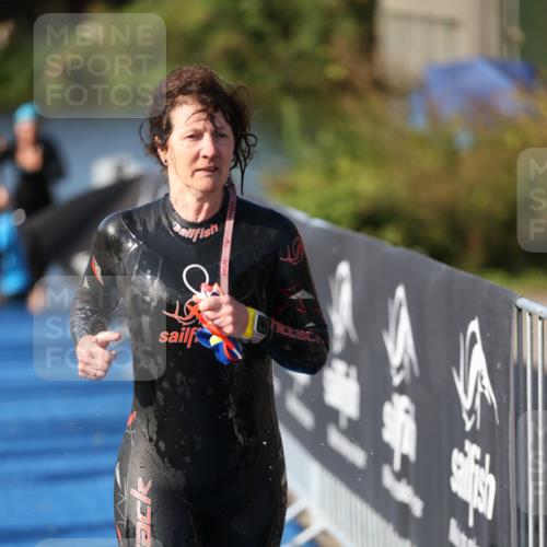 25.08.2024 - Elbe Triathlon Hamburg H.Heesch http://msf.ph/oto/6863581 25.08.2024 09:34:08 Schwimmen 462, 476, 483, 494, 495, 539, 550 meine-sportfotos.de