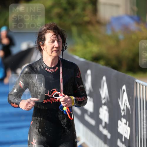 25.08.2024 - Elbe Triathlon Hamburg H.Heesch http://msf.ph/oto/6863586 25.08.2024 09:34:09 Schwimmen 462, 476, 483, 494, 495, 516, 539, 550 meine-sportfotos.de
