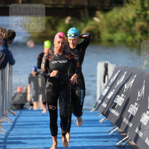 25.08.2024 - Elbe Triathlon Hamburg H.Heesch http://msf.ph/oto/6863607 25.08.2024 09:34:13 Schwimmen 462, 476, 483, 494, 495, 516, 539, 550 meine-sportfotos.de