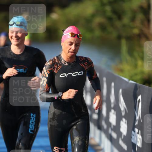 25.08.2024 - Elbe Triathlon Hamburg H.Heesch http://msf.ph/oto/6863624 25.08.2024 09:34:15 Schwimmen 462, 476, 483, 494, 495, 516, 539, 550 meine-sportfotos.de