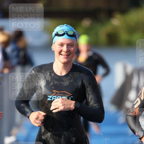 25.08.2024 - Elbe Triathlon Hamburg H.Heesch http://msf.ph/oto/6863633 25.08.2024 09:34:16 Schwimmen 462, 476, 483, 494, 495, 516, 539, 550 meine-sportfotos.de