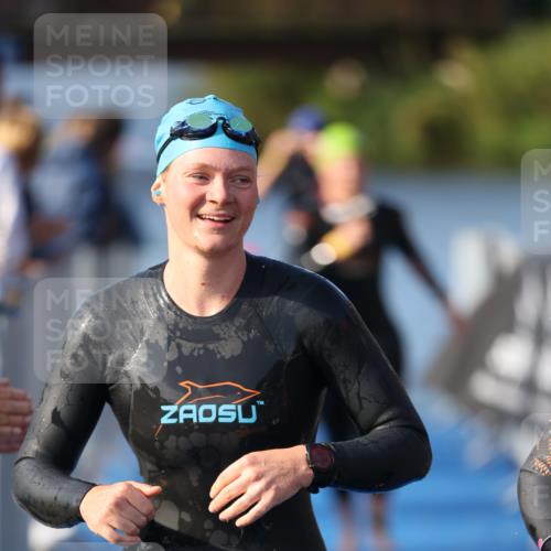 25.08.2024 - Elbe Triathlon Hamburg H.Heesch http://msf.ph/oto/6863639 25.08.2024 09:34:16 Schwimmen 462, 476, 483, 494, 495, 516, 539, 550 meine-sportfotos.de