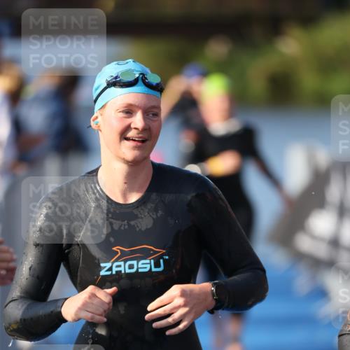 25.08.2024 - Elbe Triathlon Hamburg H.Heesch http://msf.ph/oto/6863641 25.08.2024 09:34:16 Schwimmen 462, 476, 483, 494, 495, 516, 539, 550 meine-sportfotos.de