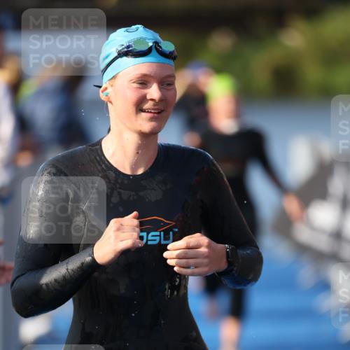 25.08.2024 - Elbe Triathlon Hamburg H.Heesch http://msf.ph/oto/6863645 25.08.2024 09:34:16 Schwimmen 462, 476, 483, 494, 495, 516, 539, 550 meine-sportfotos.de