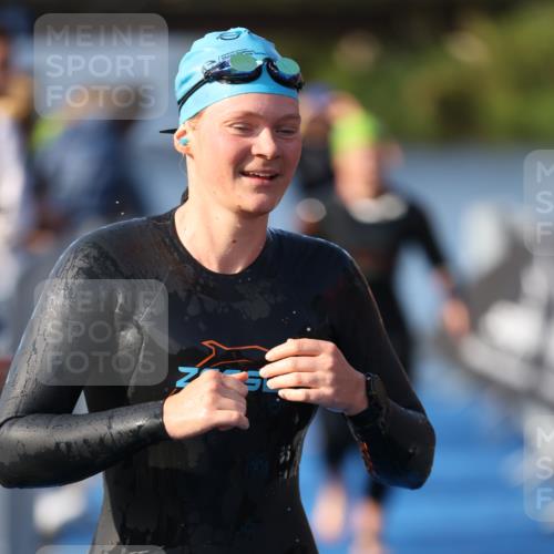 25.08.2024 - Elbe Triathlon Hamburg H.Heesch http://msf.ph/oto/6863649 25.08.2024 09:34:16 Schwimmen 462, 476, 483, 494, 495, 516, 539, 550 meine-sportfotos.de