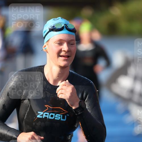 25.08.2024 - Elbe Triathlon Hamburg H.Heesch http://msf.ph/oto/6863651 25.08.2024 09:34:16 Schwimmen 462, 476, 483, 494, 495, 516, 539, 550 meine-sportfotos.de