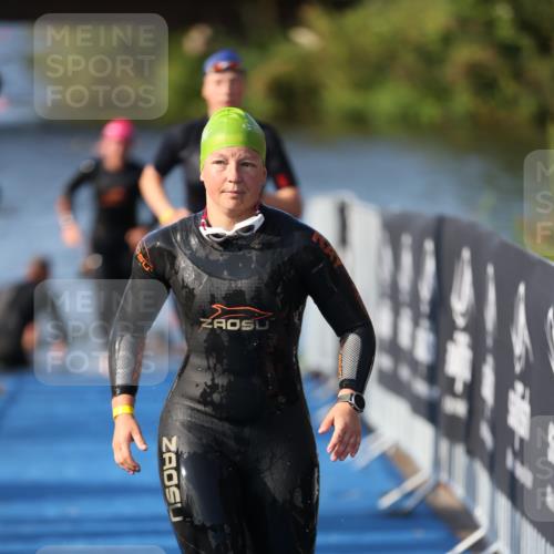 25.08.2024 - Elbe Triathlon Hamburg H.Heesch http://msf.ph/oto/6863658 25.08.2024 09:34:18 Schwimmen 462, 476, 483, 494, 495, 516, 520, 539, 550 meine-sportfotos.de