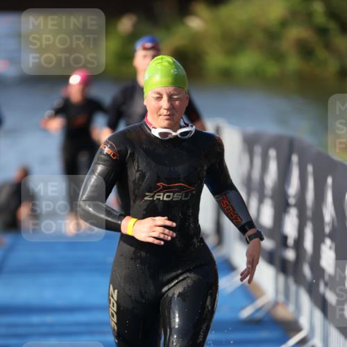 25.08.2024 - Elbe Triathlon Hamburg H.Heesch http://msf.ph/oto/6863664 25.08.2024 09:34:18 Schwimmen 462, 476, 483, 494, 495, 516, 520, 539, 550 meine-sportfotos.de