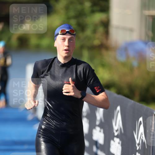 25.08.2024 - Elbe Triathlon Hamburg H.Heesch http://msf.ph/oto/6863675 25.08.2024 09:34:20 Schwimmen 462, 476, 483, 494, 495, 516, 520, 539, 550 meine-sportfotos.de