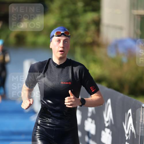 25.08.2024 - Elbe Triathlon Hamburg H.Heesch http://msf.ph/oto/6863677 25.08.2024 09:34:20 Schwimmen 462, 476, 483, 494, 495, 516, 520, 539, 550 meine-sportfotos.de