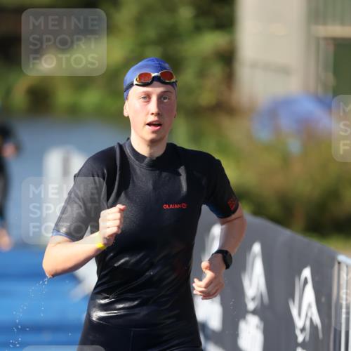 25.08.2024 - Elbe Triathlon Hamburg H.Heesch http://msf.ph/oto/6863682 25.08.2024 09:34:21 Schwimmen 462, 476, 483, 494, 495, 516, 520, 539, 550 meine-sportfotos.de