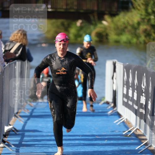 25.08.2024 - Elbe Triathlon Hamburg H.Heesch http://msf.ph/oto/6863689 25.08.2024 09:34:22 Schwimmen 462, 476, 483, 494, 495, 516, 520, 539, 550 meine-sportfotos.de