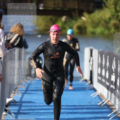 25.08.2024 - Elbe Triathlon Hamburg H.Heesch http://msf.ph/oto/6863699 25.08.2024 09:34:22 Schwimmen 462, 476, 483, 494, 495, 516, 520, 539, 550 meine-sportfotos.de