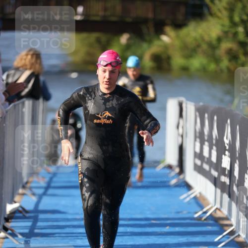 25.08.2024 - Elbe Triathlon Hamburg H.Heesch http://msf.ph/oto/6863705 25.08.2024 09:34:22 Schwimmen 462, 476, 483, 494, 495, 516, 520, 539, 550 meine-sportfotos.de