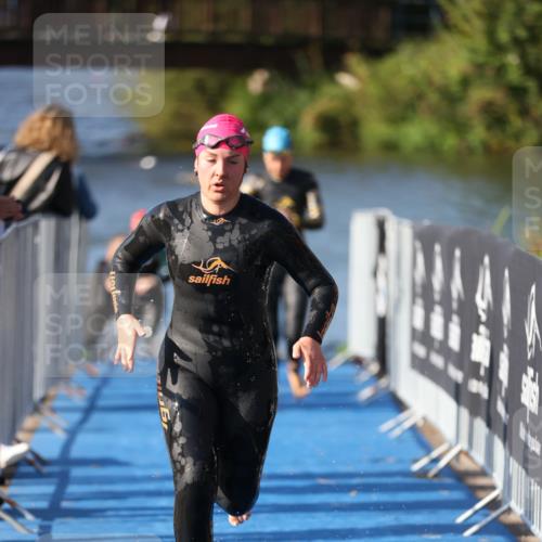 25.08.2024 - Elbe Triathlon Hamburg H.Heesch http://msf.ph/oto/6863710 25.08.2024 09:34:23 Schwimmen 462, 476, 483, 494, 495, 516, 520, 537, 539, 550 meine-sportfotos.de