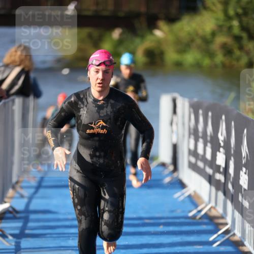 25.08.2024 - Elbe Triathlon Hamburg H.Heesch http://msf.ph/oto/6863711 25.08.2024 09:34:23 Schwimmen 462, 476, 483, 494, 495, 516, 520, 537, 539, 550 meine-sportfotos.de