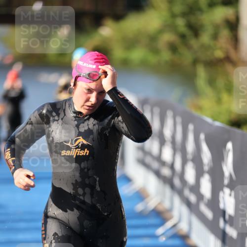 25.08.2024 - Elbe Triathlon Hamburg H.Heesch http://msf.ph/oto/6863712 25.08.2024 09:34:24 Schwimmen 462, 476, 483, 494, 495, 516, 520, 537, 539, 550 meine-sportfotos.de