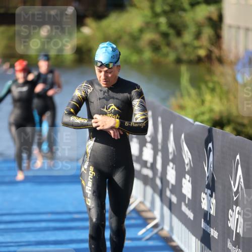 25.08.2024 - Elbe Triathlon Hamburg H.Heesch http://msf.ph/oto/6863720 25.08.2024 09:34:26 Schwimmen 462, 476, 483, 494, 495, 516, 520, 537, 539, 550 meine-sportfotos.de