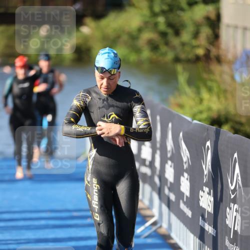 25.08.2024 - Elbe Triathlon Hamburg H.Heesch http://msf.ph/oto/6863725 25.08.2024 09:34:27 Schwimmen 462, 476, 483, 494, 495, 516, 520, 537, 539, 550 meine-sportfotos.de