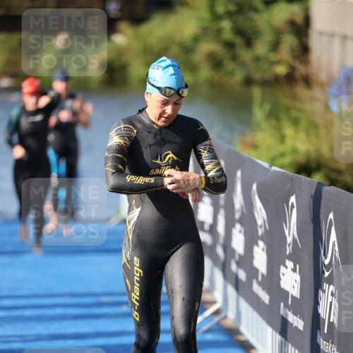 25.08.2024 - Elbe Triathlon Hamburg H.Heesch http://msf.ph/oto/6863731 25.08.2024 09:34:27 Schwimmen 462, 476, 483, 494, 495, 516, 520, 537, 539, 550 meine-sportfotos.de