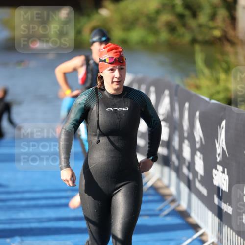 25.08.2024 - Elbe Triathlon Hamburg H.Heesch http://msf.ph/oto/6863760 25.08.2024 09:34:31 Schwimmen 462, 476, 483, 495, 516, 520, 537, 539, 550 meine-sportfotos.de