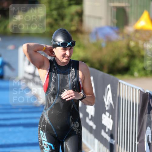25.08.2024 - Elbe Triathlon Hamburg H.Heesch http://msf.ph/oto/6863786 25.08.2024 09:34:35 Schwimmen 462, 475, 483, 495, 516, 520, 537, 539 meine-sportfotos.de