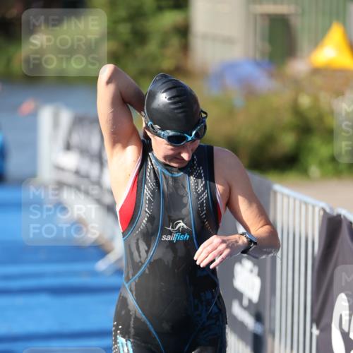 25.08.2024 - Elbe Triathlon Hamburg H.Heesch http://msf.ph/oto/6863798 25.08.2024 09:34:35 Schwimmen 462, 475, 483, 495, 516, 520, 537, 539 meine-sportfotos.de