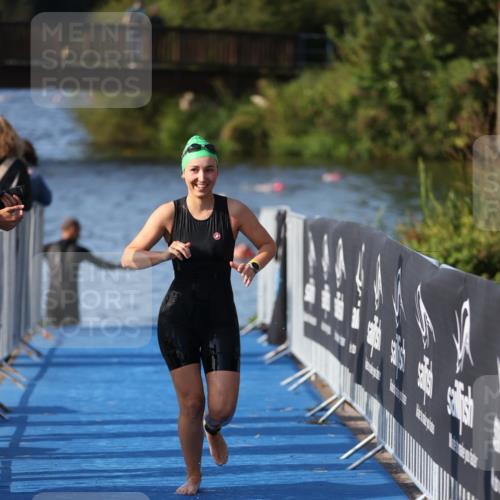 25.08.2024 - Elbe Triathlon Hamburg H.Heesch http://msf.ph/oto/6863817 25.08.2024 09:34:50 Schwimmen 475, 520, 537 meine-sportfotos.de