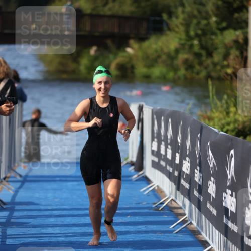 25.08.2024 - Elbe Triathlon Hamburg H.Heesch http://msf.ph/oto/6863818 25.08.2024 09:34:50 Schwimmen 475, 520, 537 meine-sportfotos.de